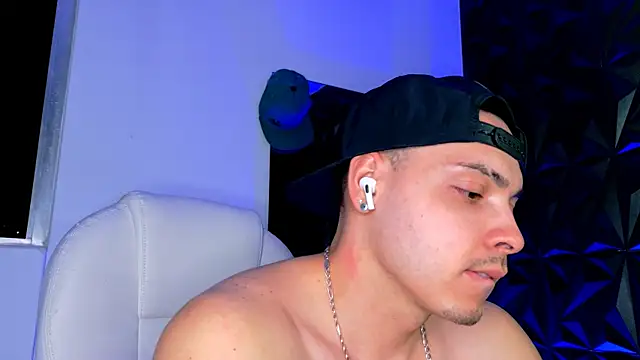 Maxwell Dupont online show from 12/21/25, 12:02