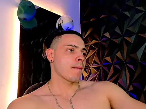 Snapshot of Maxwell_Dupont chatting on 11/12/25, 09:51 Maxwell Dupont online show from 11/12/25, 09:51