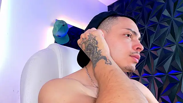 Maxwell Dupont online show from 12/04/25, 04:06