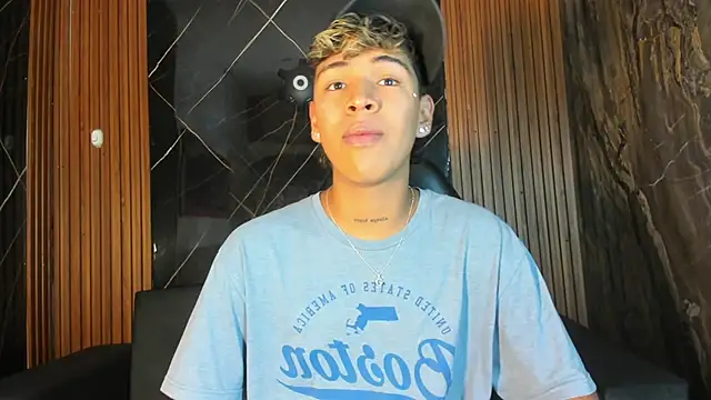 Timmy Kiing  online show from 12/04/25, 08:41