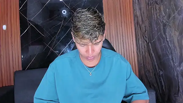 Timmy Kiing  online show from 12/03/25, 09:14