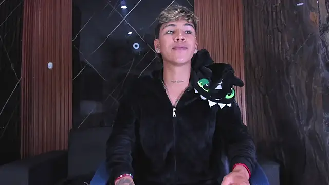 Timmy Kiing  online show from 11/23/25, 08:52