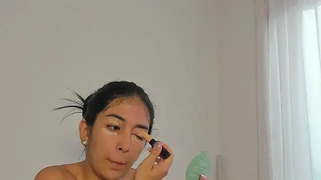 lunnarosse online show from 11/23/25, 01:10