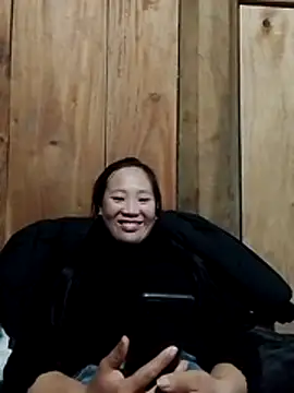 Yumiik2kk online show from 12/21/25, 11:45