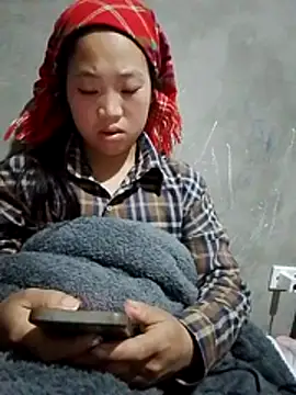 Yumiik2kk online show from 12/04/25, 07:13