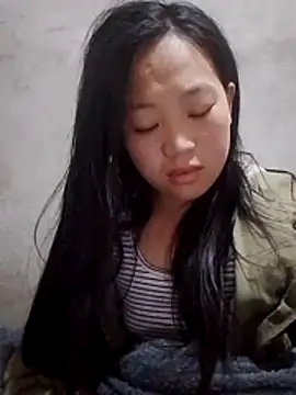 Yumiik2kk online show from 11/28/25, 08:42