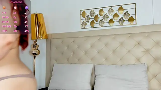 ashley stone7 online show from 11/28/25, 08:31