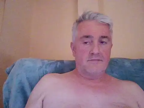 Snapshot of Cumlover5534 chatting on 04/01/26, 03:31 Cumlover5534 online show from 04/01/26, 03:31