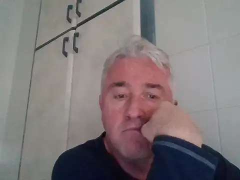 Snapshot of Cumlover5534 chatting on 02/10/25, 12:18 Cumlover5534 online show from 02/10/25, 12:18