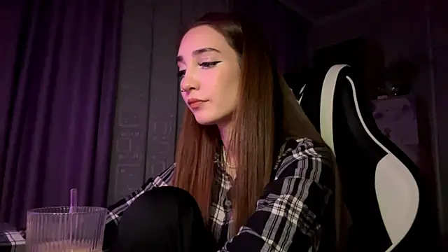 HollyPaw online show from 11/29/25, 05:13