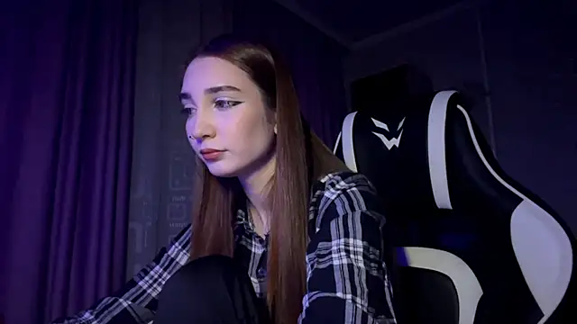 HollyPaw online show from 11/26/25, 08:53