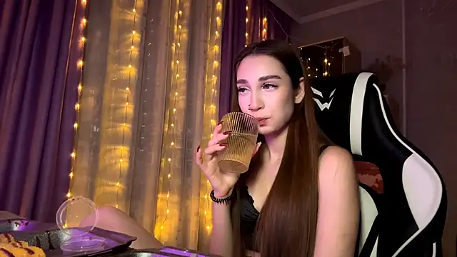 HollyPaw online show from 01/12/26, 08:15