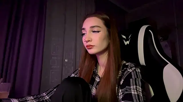 HollyPaw online show from 11/30/25, 06:52