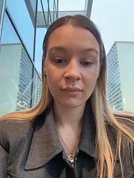 SashaCatt online show from 11/10/25, 07:57