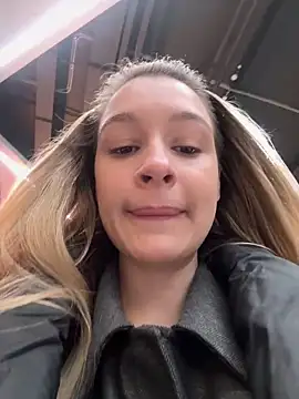 SashaCatt online show from 12/19/25, 12:07