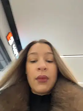 SashaCatt online show from 11/30/25, 07:31