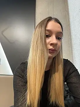 SashaCatt online show from 12/05/25, 07:18