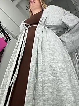 Snapshot of SashaCatt chatting on 06/27/26, 12:22 SashaCatt online show from 06/27/26, 12:22