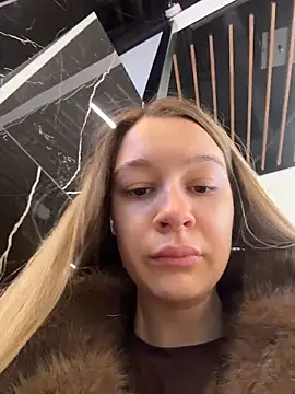 SashaCatt online show from 12/15/25, 07:58