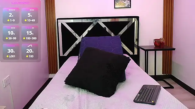 SCARLETT INK  online show from 11/13/25, 05:44