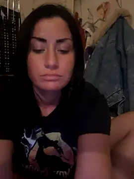 Snapshot of ValayaNoire chatting on 11/29/25, 10:37 ValayaNoire online show from 11/29/25, 10:37