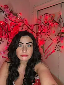 Snapshot of ValayaNoire chatting on 02/12/26, 11:37 ValayaNoire online show from 02/12/26, 11:37