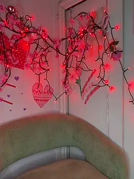 Snapshot of ValayaNoire chatting on 02/14/26, 08:14 ValayaNoire online show from 02/14/26, 08:14