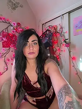 Snapshot of ValayaNoire chatting on 02/13/26, 07:03 ValayaNoire online show from 02/13/26, 07:03