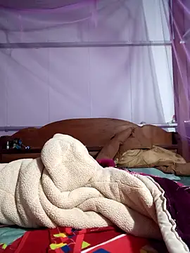 Hini68 online show from 11/28/25, 02:23