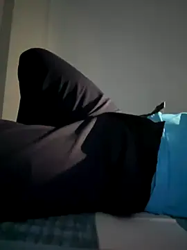 Snapshot of Cubuzinu chatting on 12/19/25, 05:43 Cubuzinu online show from 12/19/25, 05:43