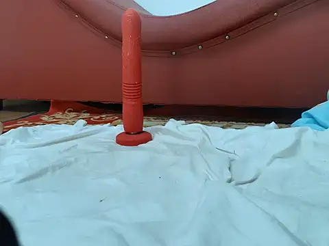 Snapshot of Tiny-122 chatting on 03/15/26, 08:43 Tiny-122 online show from 03/15/26, 08:43