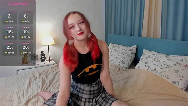 Snapshot of LauraKelley chatting on 11/09/25, 08:07 LauraKelley online show from 11/09/25, 08:07