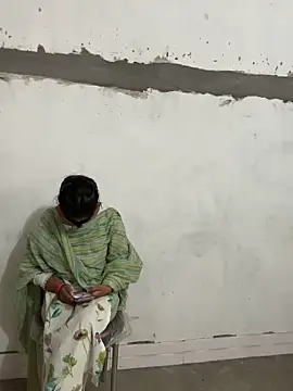 Sunita-collage online show from 11/10/25, 04:50