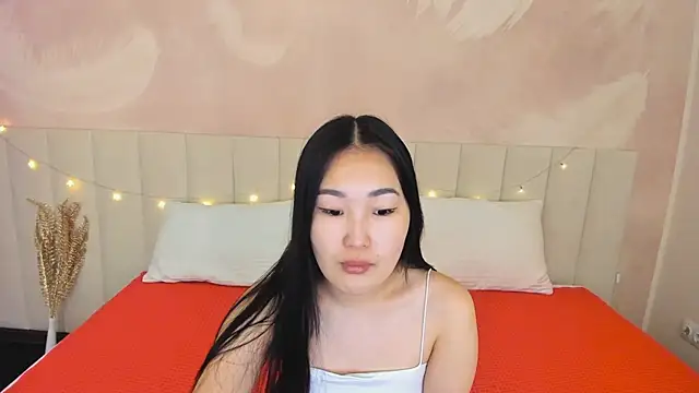 Snapshot of LanaMeiz chatting on 11/13/25, 09:24 LanaMeiz online show from 11/13/25, 09:24