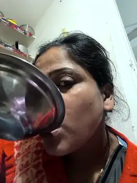 Hot suini online show from 02/19/26, 11:23