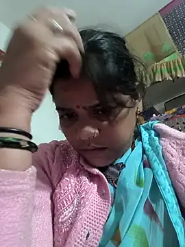 Snapshot of Hot_suini chatting on 12/16/25, 03:05 Hot suini online show from 12/16/25, 03:05