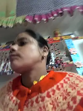 Snapshot of Hot_suini chatting on 12/17/25, 07:57 Hot suini online show from 12/17/25, 07:57