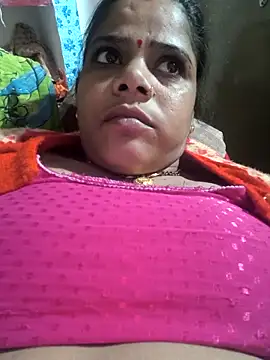 Hot suini online show from 12/18/25, 04:33