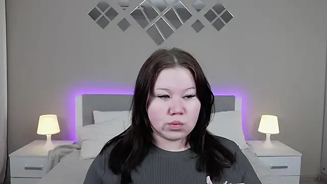 EvaNova  online show from 12/17/25, 04:17