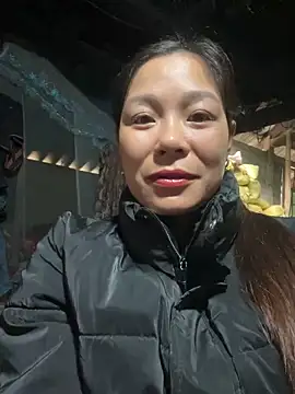 Snapshot of Lyla_john chatting on 12/14/25, 02:07 Lyla john online show from 12/14/25, 02:07