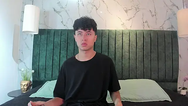 Noah dupont  online show from 12/04/25, 11:53