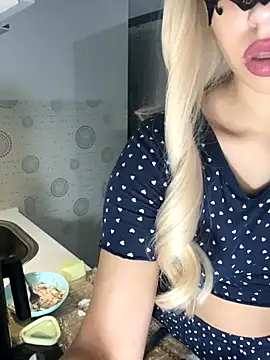 Snapshot of LilxSar chatting on 11/20/25, 03:12 LilxSar online show from 11/20/25, 03:12