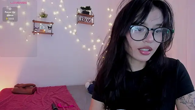 Tamara Aluna  online show from 12/16/25, 04:33