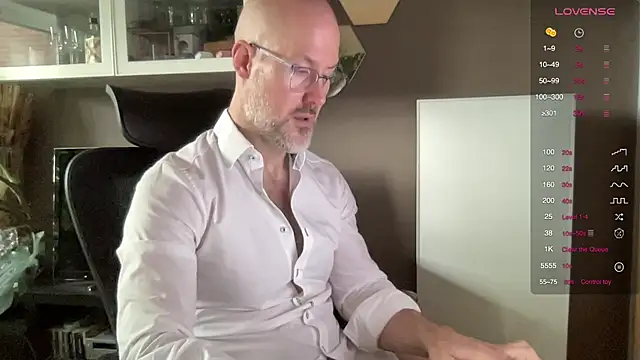 Snapshot of the_new_fit_rubinho chatting on 12/04/25, 09:19 the new fit rubinho online show from 12/04/25, 09:19