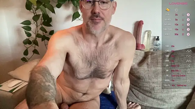 Snapshot of the_new_fit_rubinho chatting on 03/01/26, 06:57 the new fit rubinho online show from 03/01/26, 06:57