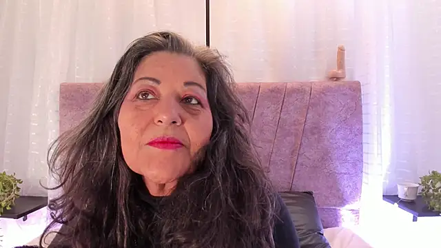 Victoriaa Anderson online show from 04/10/26, 01:29