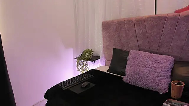 Victoriaa Anderson online show from 04/11/26, 01:04