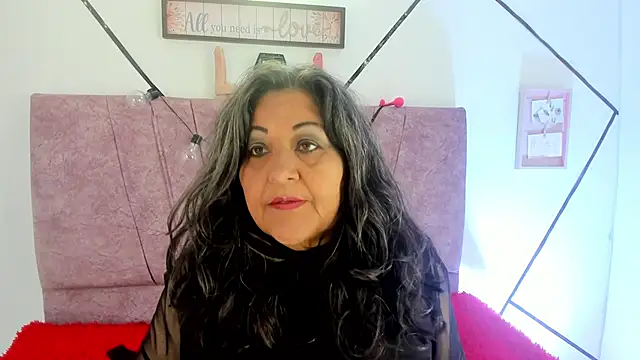 Victoriaa Anderson online show from 02/13/26, 03:56