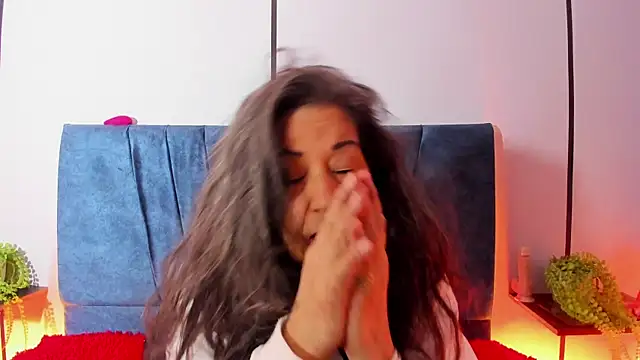 Victoriaa Anderson online show from 06/18/26, 07:52
