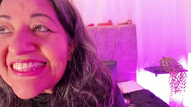Snapshot of Victoriaa_Anderson chatting on 04/22/26, 02:13 Victoriaa Anderson online show from 04/22/26, 02:13